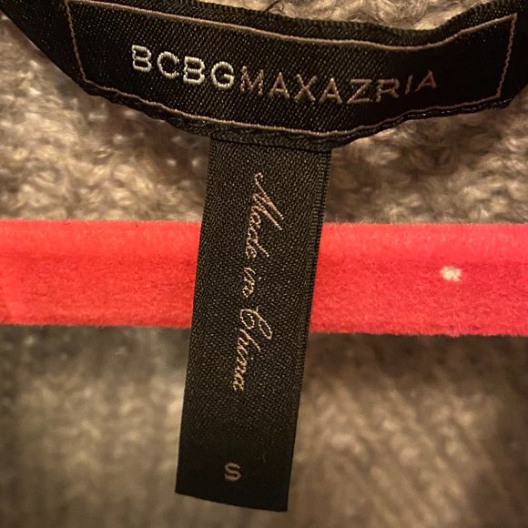 ❤️4/$40 SALE! ❤️ BCBG MaxAzria Shrug - Picture 4 of 5